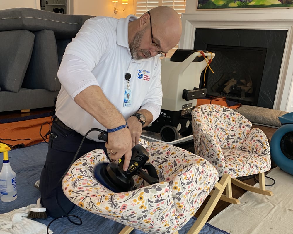 upholstery cleaning service in lake forest 